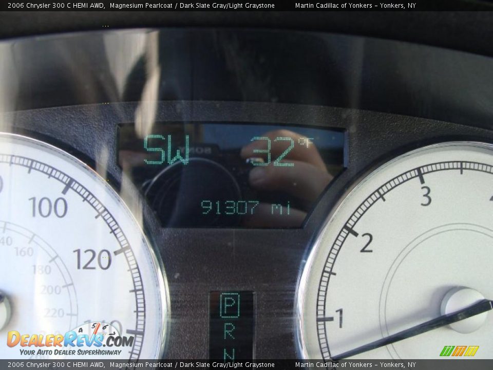 2006 Chrysler 300 C HEMI AWD Magnesium Pearlcoat / Dark Slate Gray/Light Graystone Photo #26