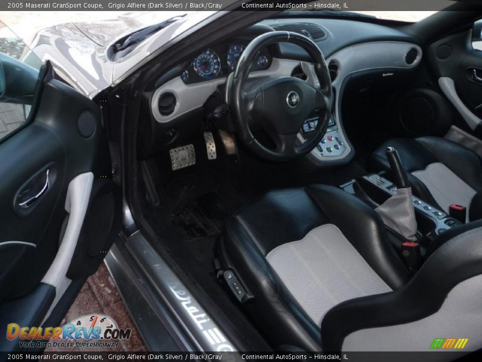 2005 Maserati GranSport Coupe Grigio Alfiere (Dark Silver) / Black/Gray Photo #13
