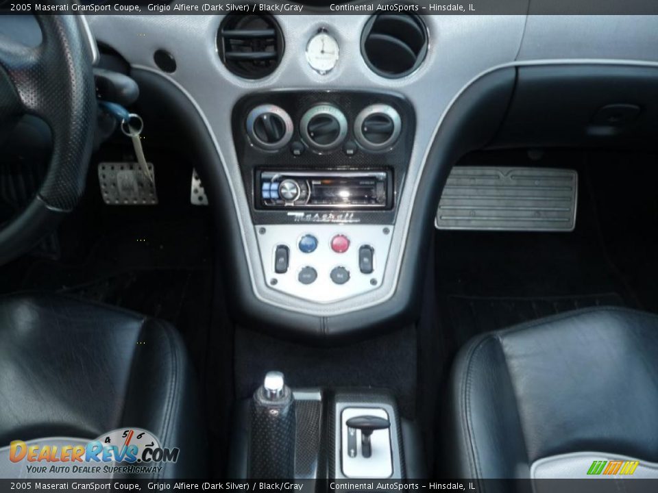 2005 Maserati GranSport Coupe Grigio Alfiere (Dark Silver) / Black/Gray Photo #16