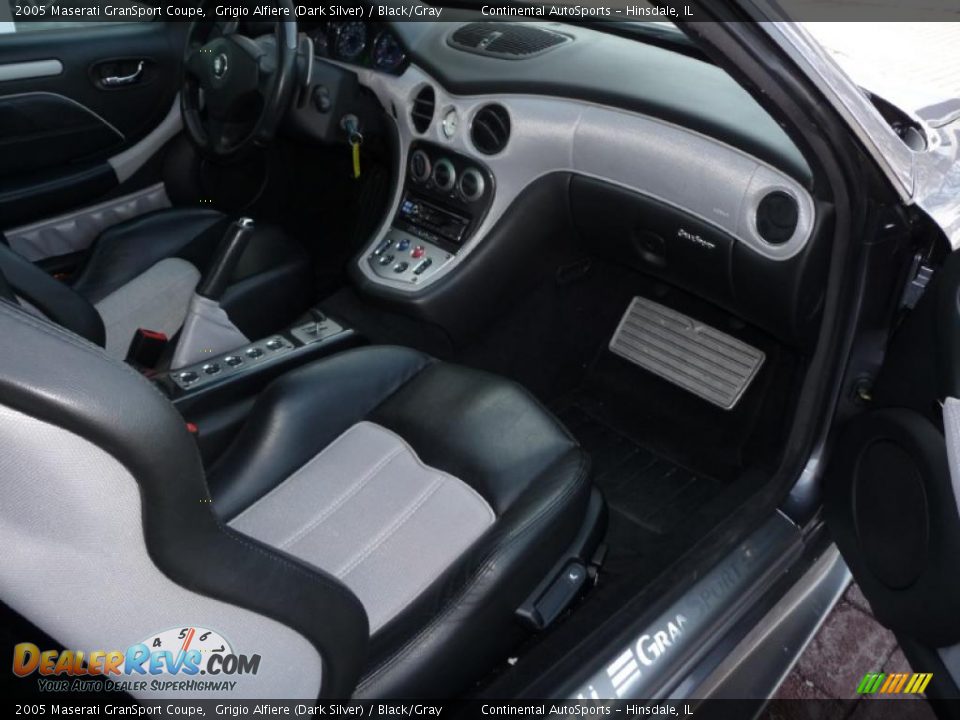 2005 Maserati GranSport Coupe Grigio Alfiere (Dark Silver) / Black/Gray Photo #24