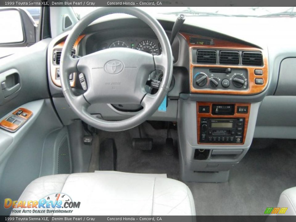 1999 Toyota Sienna XLE Denim Blue Pearl / Gray Photo #13
