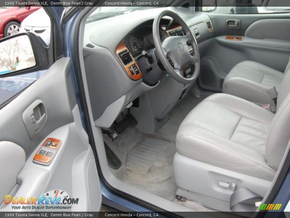 1999 Toyota Sienna XLE Denim Blue Pearl / Gray Photo #16