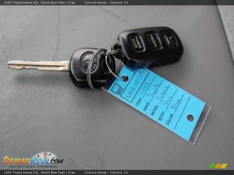 1999 Toyota Sienna XLE Denim Blue Pearl / Gray Photo #28