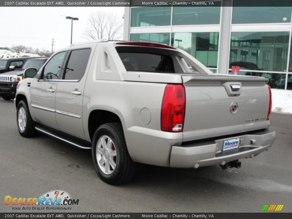 2007 Cadillac Escalade EXT AWD Quicksilver / Cocoa/Light Cashmere Photo #4