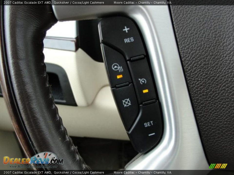 2007 Cadillac Escalade EXT AWD Quicksilver / Cocoa/Light Cashmere Photo #24