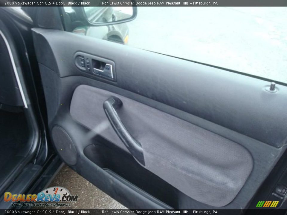 2000 Volkswagen Golf GLS 4 Door Black / Black Photo #15
