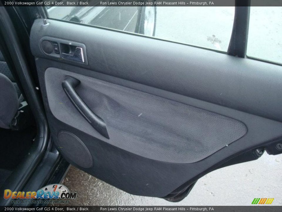 2000 Volkswagen Golf GLS 4 Door Black / Black Photo #17