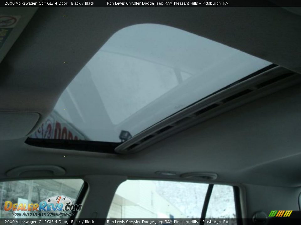 2000 Volkswagen Golf GLS 4 Door Black / Black Photo #22