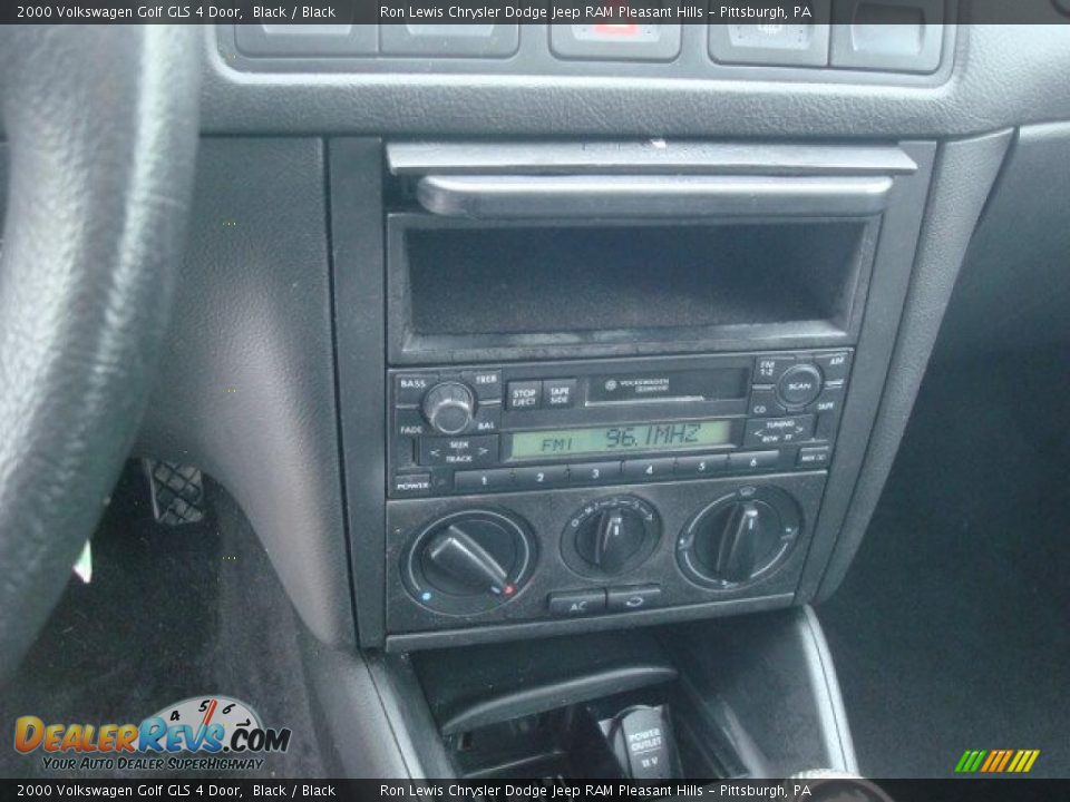 2000 Volkswagen Golf GLS 4 Door Black / Black Photo #23