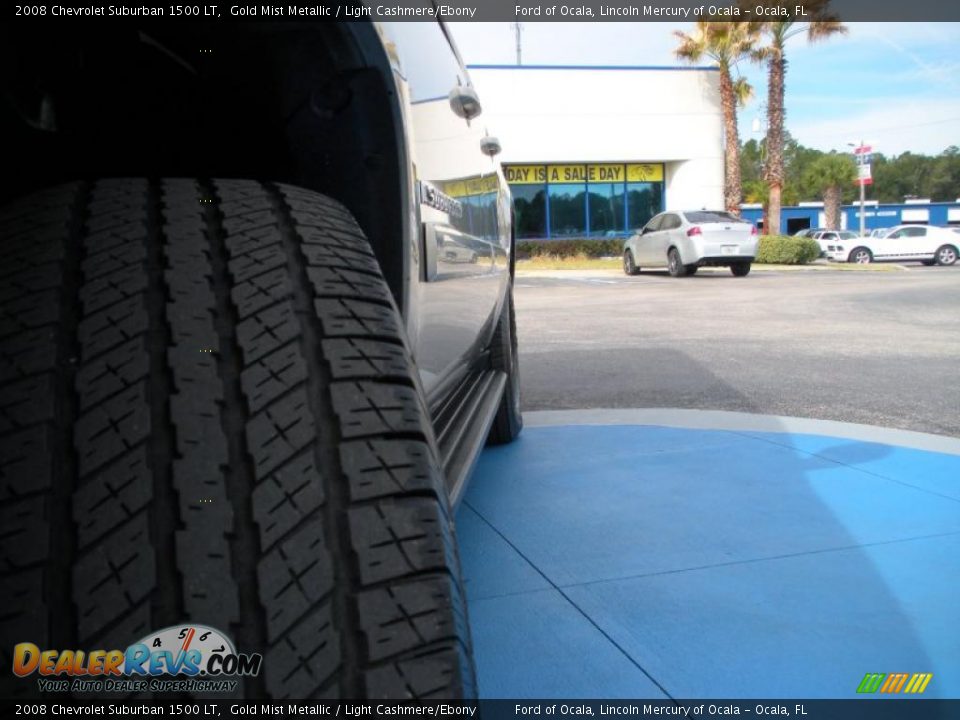 2008 Chevrolet Suburban 1500 LT Gold Mist Metallic / Light Cashmere/Ebony Photo #11