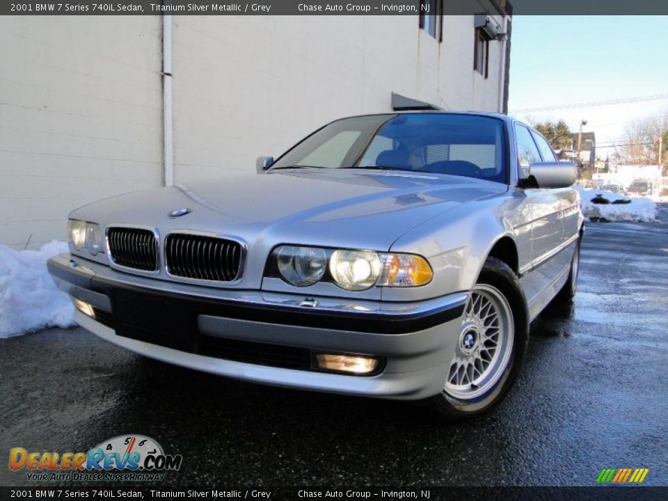 2001 BMW 7 Series 740iL Sedan Titanium Silver Metallic / Grey Photo #1