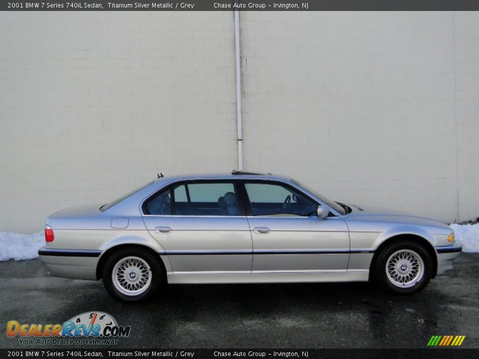 2001 BMW 7 Series 740iL Sedan Titanium Silver Metallic / Grey Photo #3