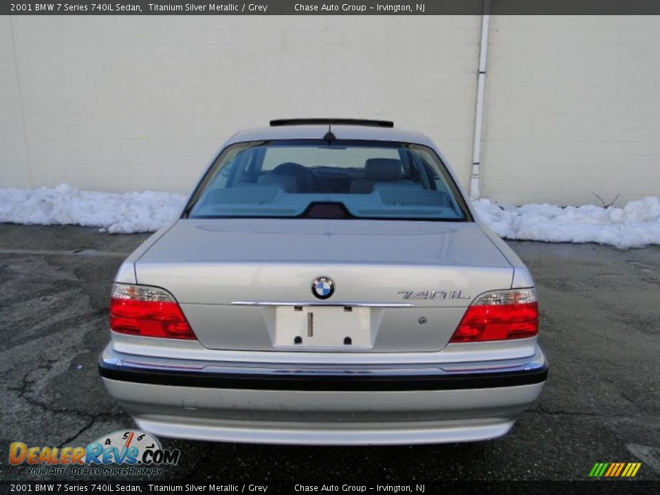 2001 BMW 7 Series 740iL Sedan Titanium Silver Metallic / Grey Photo #7