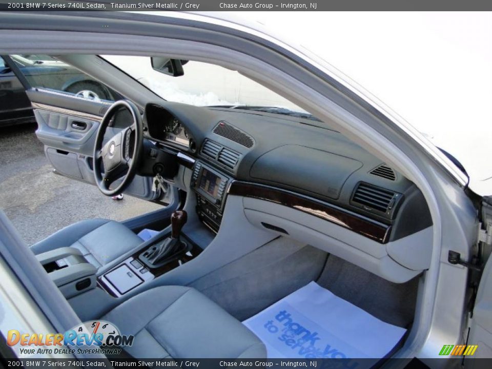 2001 BMW 7 Series 740iL Sedan Titanium Silver Metallic / Grey Photo #20