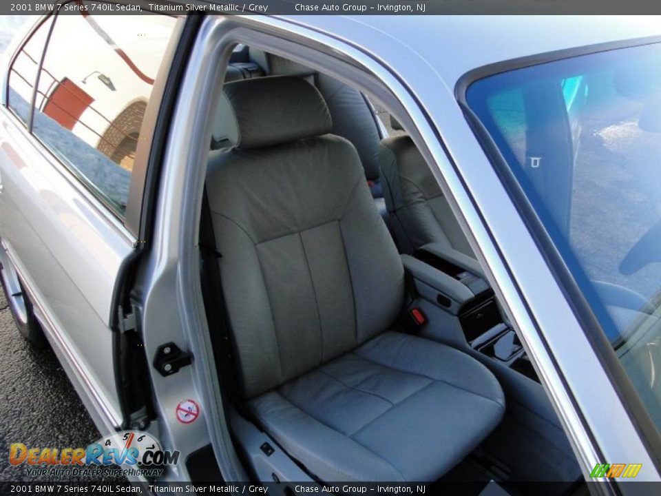 2001 BMW 7 Series 740iL Sedan Titanium Silver Metallic / Grey Photo #21