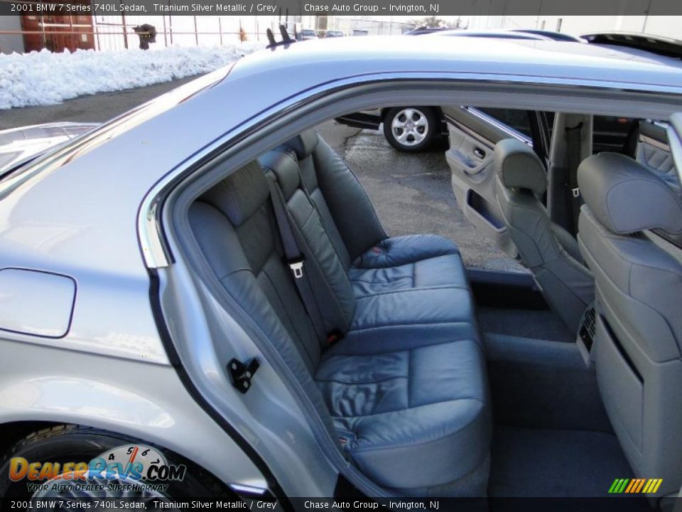 2001 BMW 7 Series 740iL Sedan Titanium Silver Metallic / Grey Photo #22