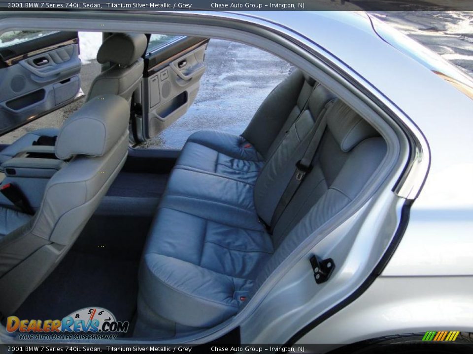2001 BMW 7 Series 740iL Sedan Titanium Silver Metallic / Grey Photo #23