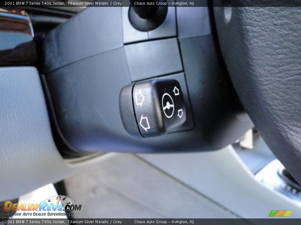 2001 BMW 7 Series 740iL Sedan Titanium Silver Metallic / Grey Photo #34