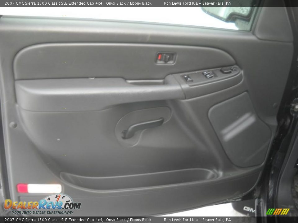 2007 GMC Sierra 1500 Classic SLE Extended Cab 4x4 Onyx Black / Ebony Black Photo #6