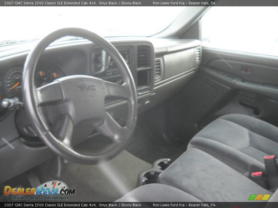2007 GMC Sierra 1500 Classic SLE Extended Cab 4x4 Onyx Black / Ebony Black Photo #7