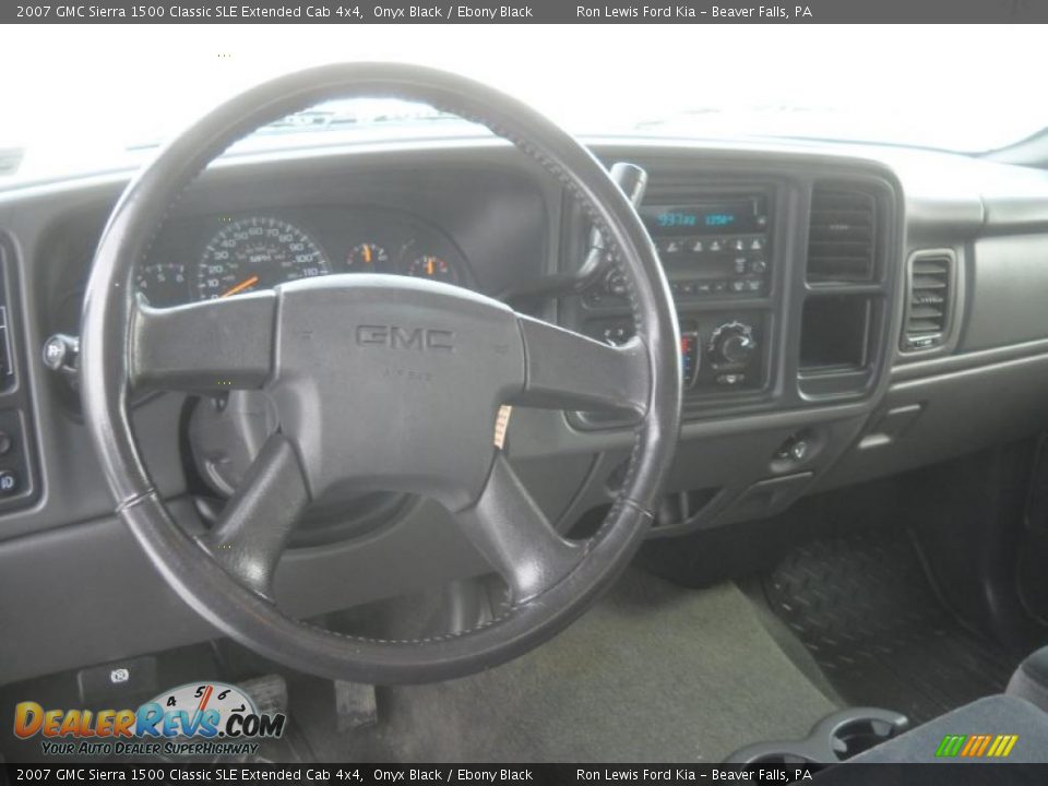 2007 GMC Sierra 1500 Classic SLE Extended Cab 4x4 Onyx Black / Ebony Black Photo #11
