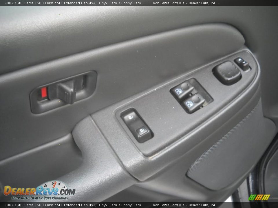 2007 GMC Sierra 1500 Classic SLE Extended Cab 4x4 Onyx Black / Ebony Black Photo #21