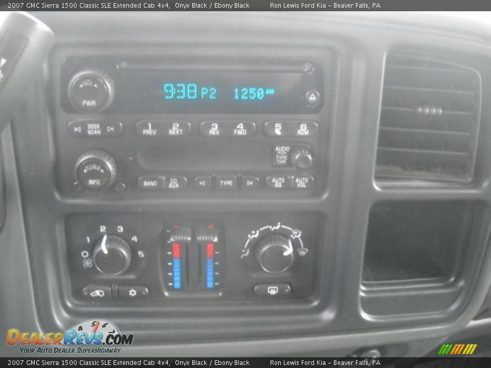 2007 GMC Sierra 1500 Classic SLE Extended Cab 4x4 Onyx Black / Ebony Black Photo #23
