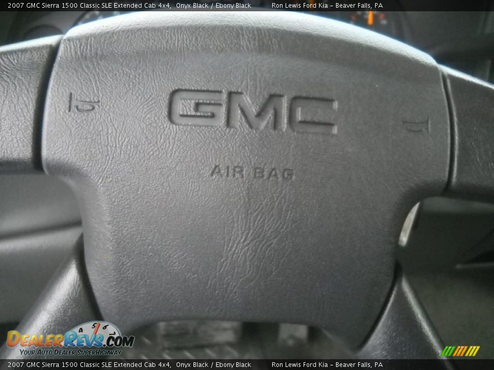 2007 GMC Sierra 1500 Classic SLE Extended Cab 4x4 Onyx Black / Ebony Black Photo #24
