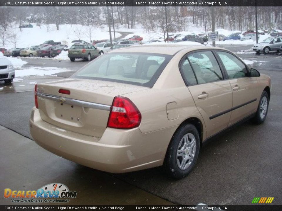 2005 Chevrolet Malibu Sedan Light Driftwood Metallic / Neutral Beige Photo #2