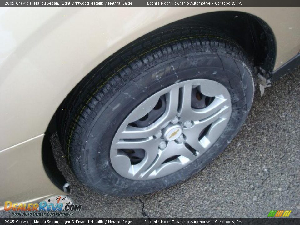 2005 Chevrolet Malibu Sedan Light Driftwood Metallic / Neutral Beige Photo #7