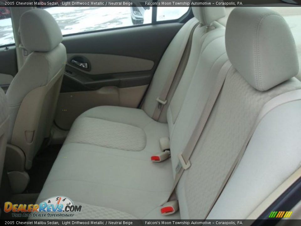 2005 Chevrolet Malibu Sedan Light Driftwood Metallic / Neutral Beige Photo #9