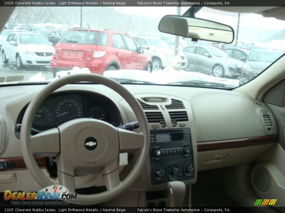 2005 Chevrolet Malibu Sedan Light Driftwood Metallic / Neutral Beige Photo #10