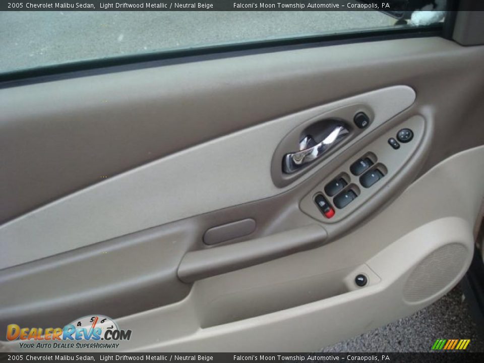 2005 Chevrolet Malibu Sedan Light Driftwood Metallic / Neutral Beige Photo #11