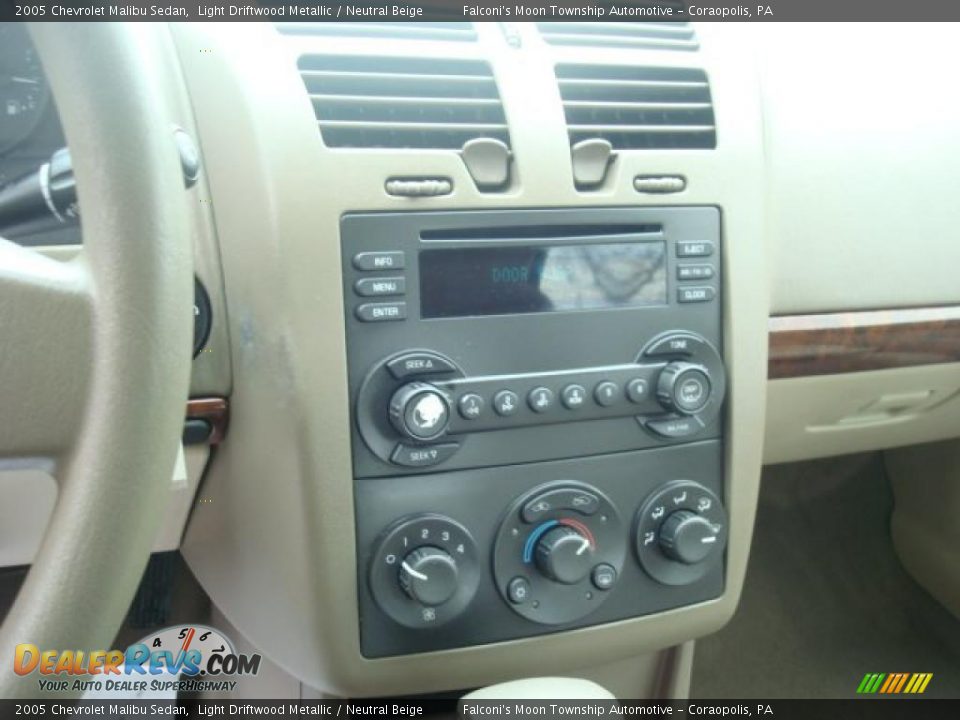 2005 Chevrolet Malibu Sedan Light Driftwood Metallic / Neutral Beige Photo #13
