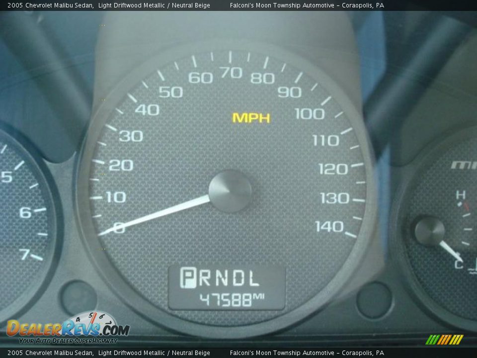 2005 Chevrolet Malibu Sedan Light Driftwood Metallic / Neutral Beige Photo #15