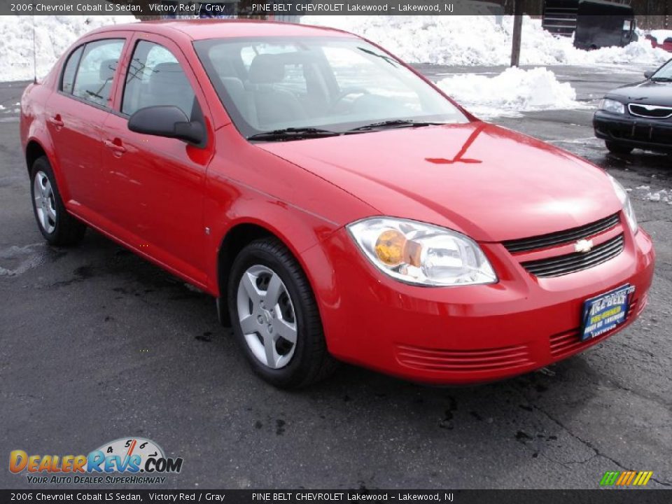 2006 Chevrolet Cobalt LS Sedan Victory Red / Gray Photo #3
