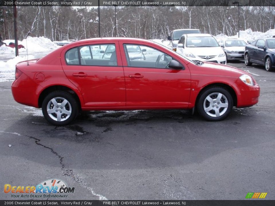 2006 Chevrolet Cobalt LS Sedan Victory Red / Gray Photo #7