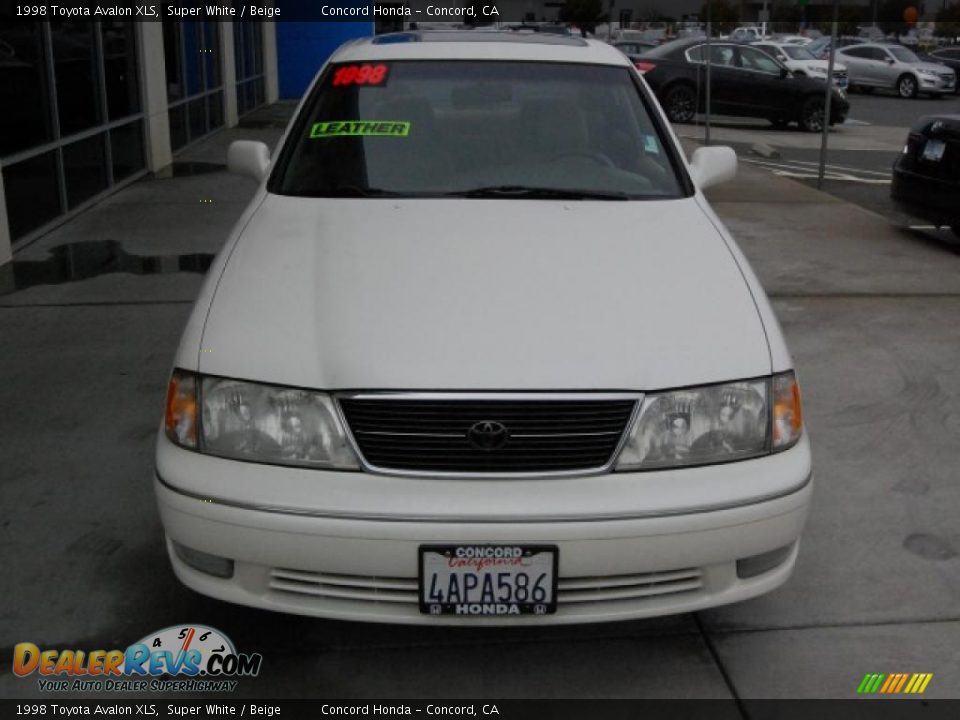 1998 Toyota Avalon XLS Super White / Beige Photo #8