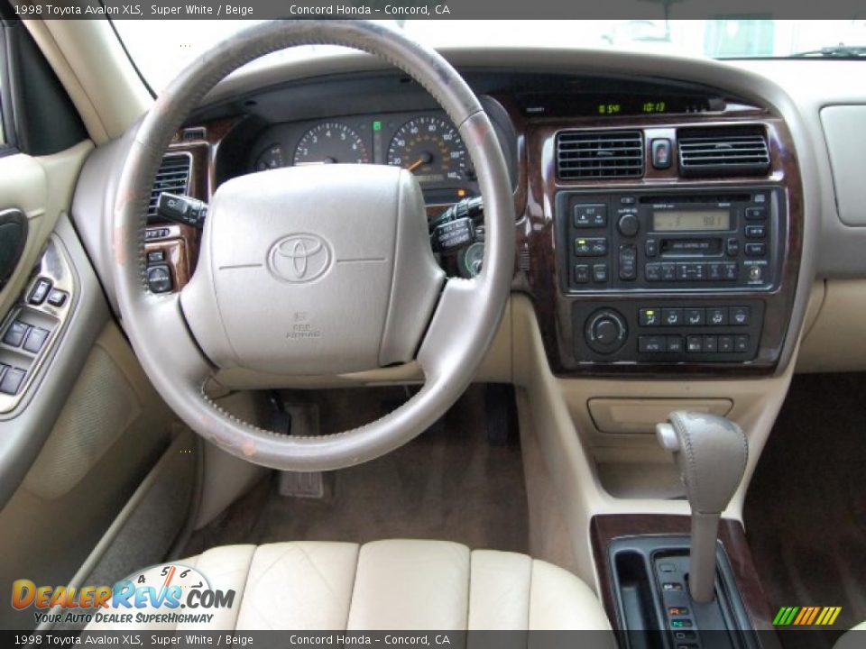 1998 Toyota Avalon XLS Super White / Beige Photo #12