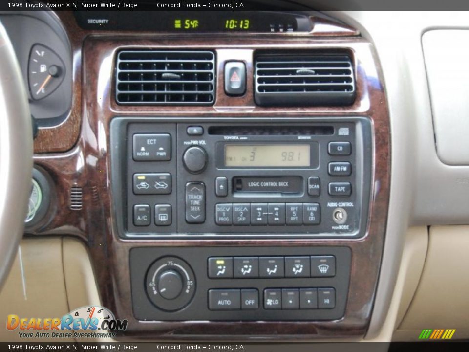1998 Toyota Avalon XLS Super White / Beige Photo #13