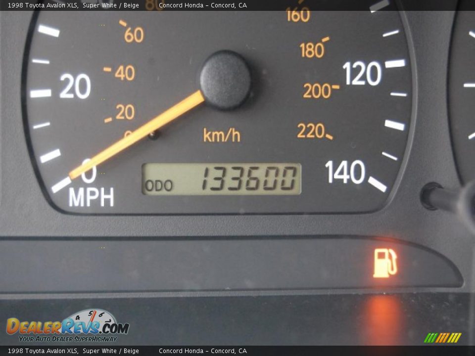 1998 Toyota Avalon XLS Super White / Beige Photo #27