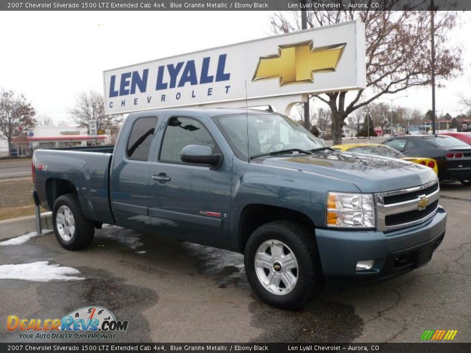 2007 Chevrolet Silverado 1500 LTZ Extended Cab 4x4 Blue Granite Metallic / Ebony Black Photo #1