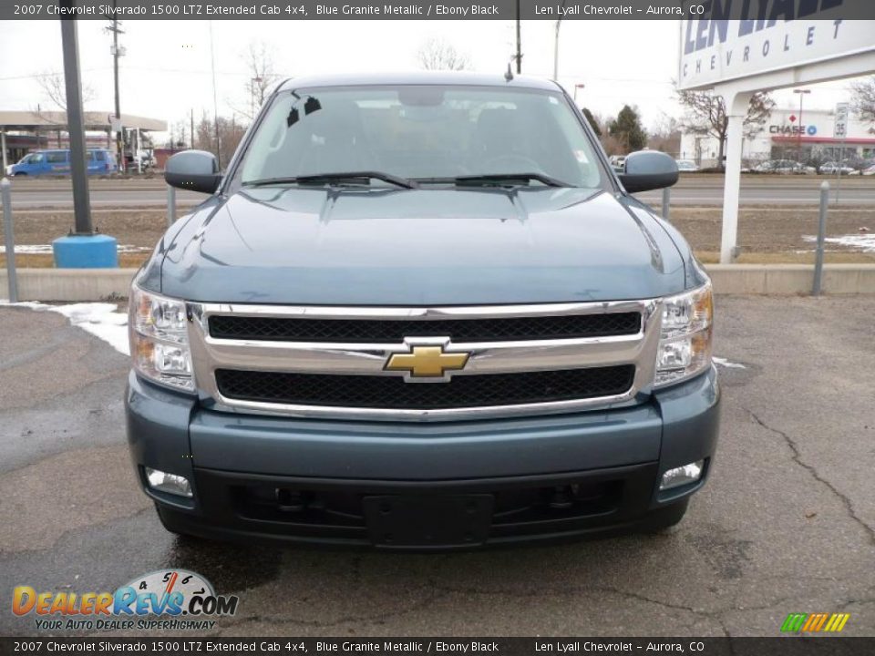 2007 Chevrolet Silverado 1500 LTZ Extended Cab 4x4 Blue Granite Metallic / Ebony Black Photo #2