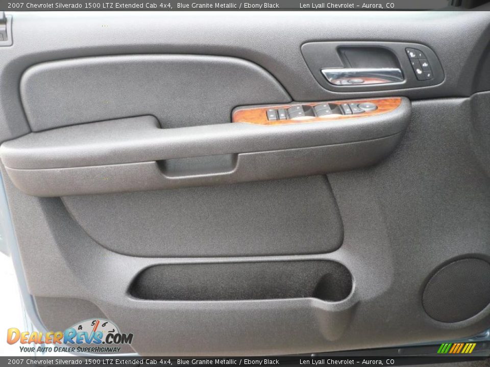 2007 Chevrolet Silverado 1500 LTZ Extended Cab 4x4 Blue Granite Metallic / Ebony Black Photo #7