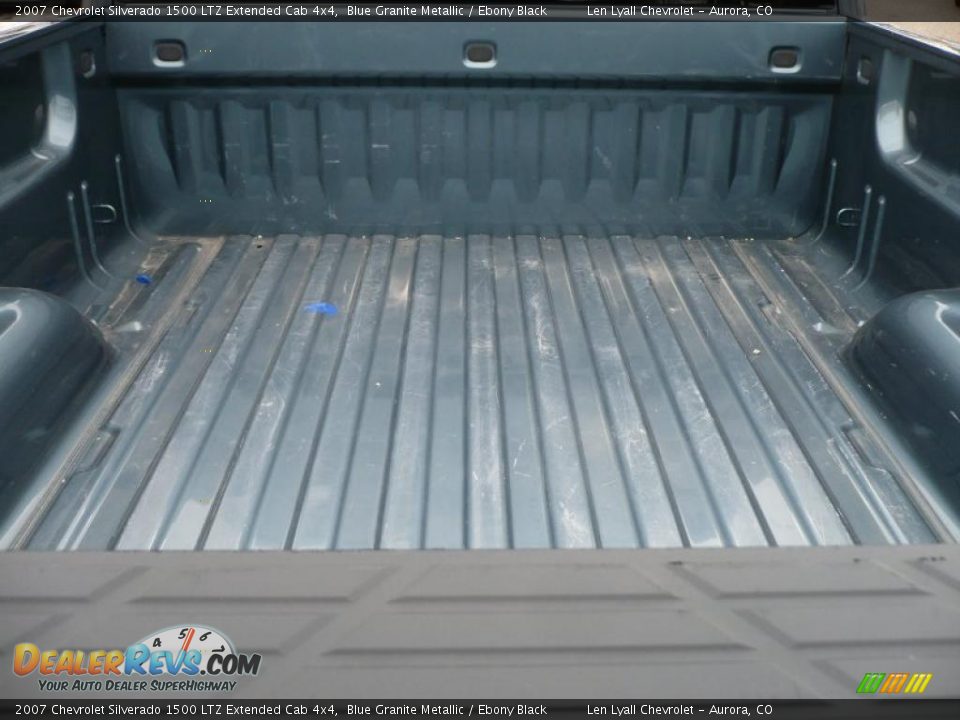 2007 Chevrolet Silverado 1500 LTZ Extended Cab 4x4 Blue Granite Metallic / Ebony Black Photo #12