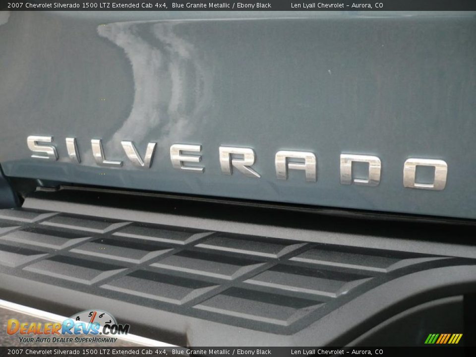 2007 Chevrolet Silverado 1500 LTZ Extended Cab 4x4 Blue Granite Metallic / Ebony Black Photo #13