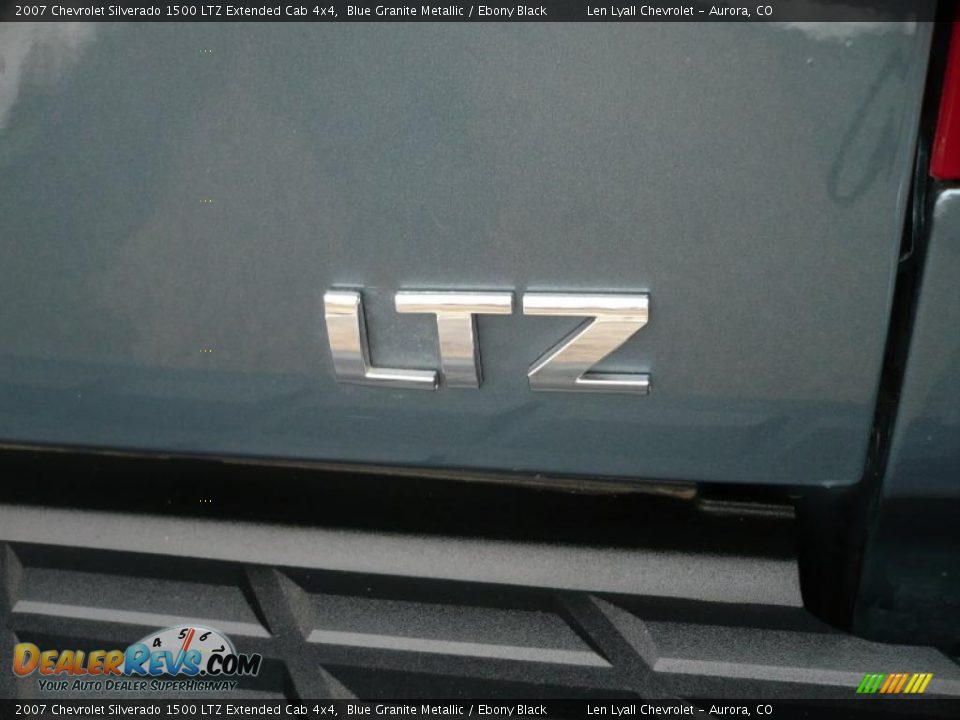 2007 Chevrolet Silverado 1500 LTZ Extended Cab 4x4 Blue Granite Metallic / Ebony Black Photo #15