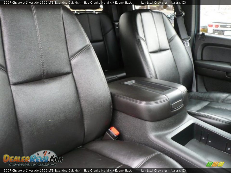 2007 Chevrolet Silverado 1500 LTZ Extended Cab 4x4 Blue Granite Metallic / Ebony Black Photo #18