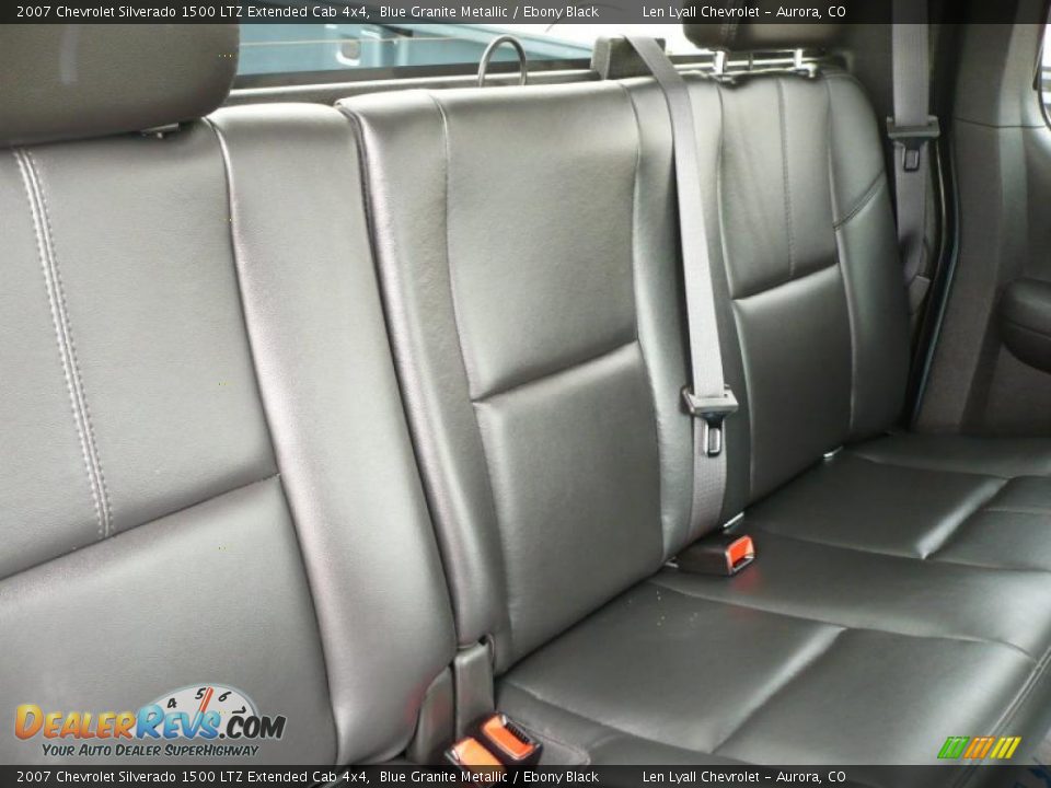 2007 Chevrolet Silverado 1500 LTZ Extended Cab 4x4 Blue Granite Metallic / Ebony Black Photo #19