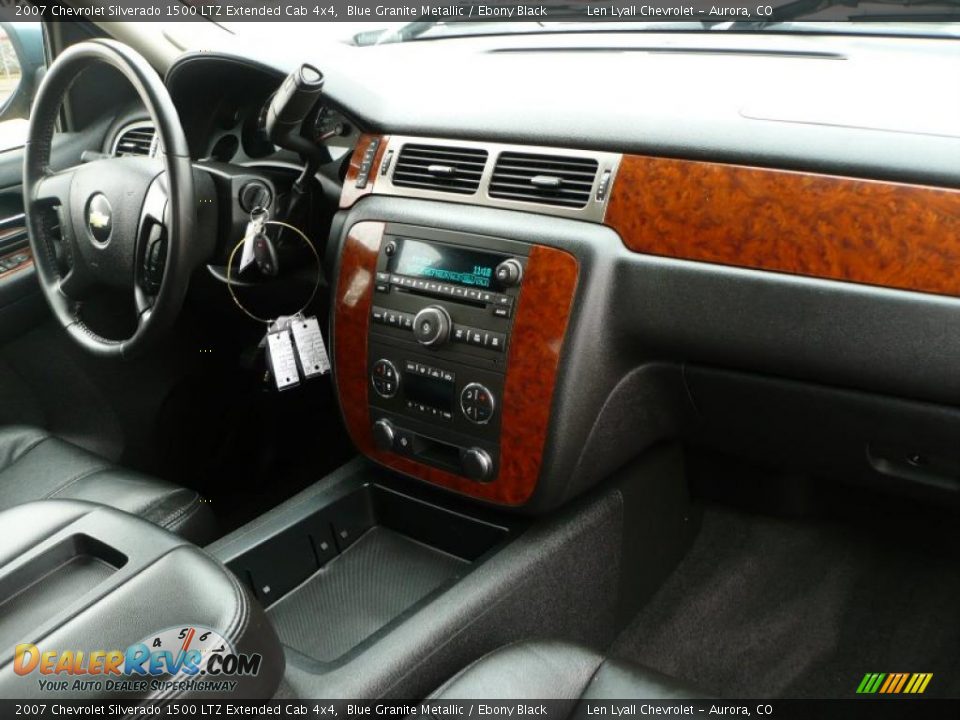 2007 Chevrolet Silverado 1500 LTZ Extended Cab 4x4 Blue Granite Metallic / Ebony Black Photo #20